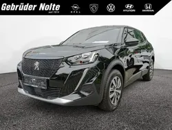 Schwarz Gebraucht 2023 Peugeot e-2008 Active SUV | 21.950 € (Fairer Preis)