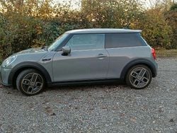 Grau Gebraucht 2022 Mini Cooper SE Essential Kleinwagen | 16.300 € (Guter Preis)