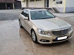 Gold Gebraucht 2009 Mercedes E250 Elegance Limousine | 11.500 € (Fairer Preis)