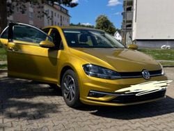 Gold Gebraucht 2018 VW Golf VII Comfortline Limousine | 17.500 € (Etwas zu teuer)