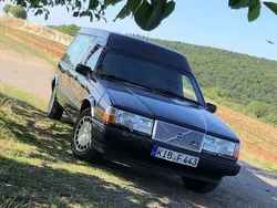 Violett Gebraucht 1992 Volvo 944 | 5.000 €