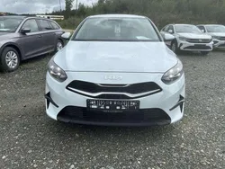 Carraraweiß Neu 2025 Kia Ceed Silver Limousine | 22.241 € (Guter Preis)