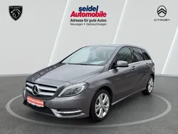 Grau Gebraucht 2013 Mercedes B200 Van / Kleinbus | 16.880 € (Fairer Preis)