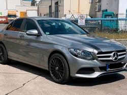 Grau Gebraucht 2015 Mercedes C200 Limousine | 12.000 €