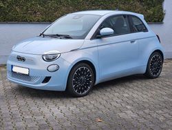 Blau Gebraucht 2021 Fiat 500e Action Kleinwagen | 14.200 € (Etwas zu teuer)