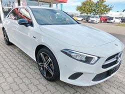 Weiß Gebraucht 2021 Mercedes A250 Limousine | 25.990 € (Fairer Preis)