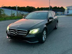 Schwarz Gebraucht 2019 Mercedes 220 Kombi | 22.300 €