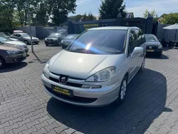Grau Gebraucht 2006 Peugeot 807 Tendance Van / Kleinbus | 3.000 €