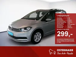 Oyster silver Gebraucht 2024 VW Touran Comfortline Van / Kleinbus | 28.760 € (Guter Preis)