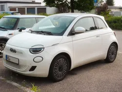 Weiß Gebraucht 2021 Fiat 500e Kleinwagen | 18.450 € (Etwas zu teuer)