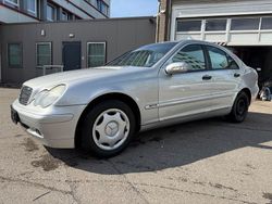 Silber Gebraucht 2001 Mercedes C200 Classic Limousine | 2.500 € (Fairer Preis)