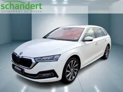 Candyweiss (weiß) Gebraucht 2021 Skoda Octavia Style Kombi | 21.440 € (Fairer Preis)