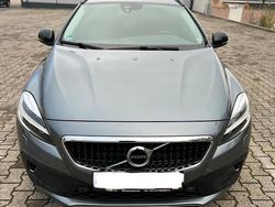 Grau Gebraucht 2017 Volvo V40 Kleinwagen | 15.300 € (Etwas zu teuer)