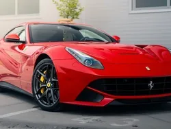Rot Gebraucht 2015 Ferrari F12 | 250.000 € (Teuer)