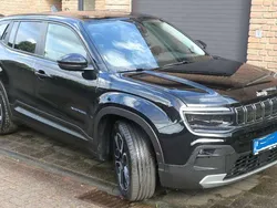Schwarz Gebraucht 2024 Jeep Avenger EV Summit SUV | 30.500 € (Etwas zu teuer)
