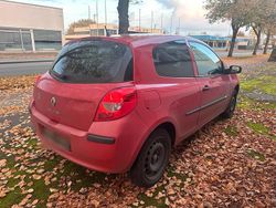 Rot Gebraucht 2008 Renault Clio II Kleinwagen | 1.400 €