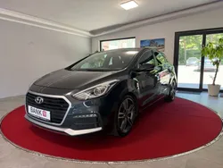 Jet black / met Gebraucht 2015 Hyundai i30 Turbo Limousine | 10.990 € (Guter Preis)