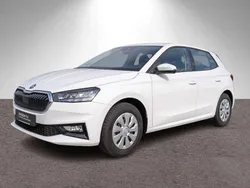 Candyweiss Gebraucht 2025 Skoda Fabia Essence Limousine | 16.930 € (Guter Preis)