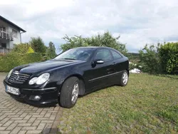 Schwarz Gebraucht 2004 Mercedes C200 Coupé | 2.199 € (Fairer Preis)