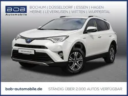 Perlmuttweiß (weiß) Gebraucht 2017 Toyota RAV4 Hybrid Edition-S SUV | 21.333 € (Fairer Preis)