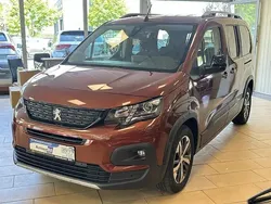 Braun Gebraucht 2020 Peugeot Rifter GT-line Van / Kleinbus | 21.340 € (Teuer)