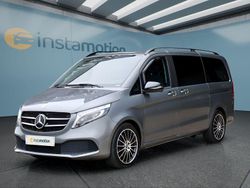 Grau Gebraucht 2022 Mercedes V220 Van / Kleinbus | 51.099 € (Teuer)