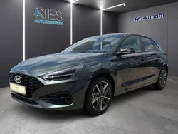 Cypress green Gebraucht 2024 Hyundai i30 Advantage Limousine | 23.661 € (Fairer Preis)