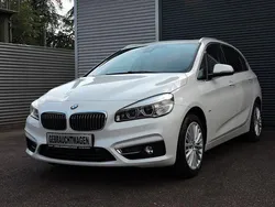 Weiß Gebraucht 2018 BMW 220 Active Tourer Luxury Line Van / Kleinbus | 16.500 € (Fairer Preis)