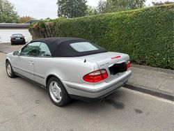 Silber Gebraucht 1998 Mercedes CLK230 Cabrio | 4.900 €