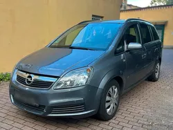 Grau Gebraucht 2006 Opel Zafira Van / Kleinbus | 1.100 € (Guter Preis)
