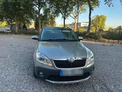 Grau Gebraucht 2013 Skoda Fabia Limousine | 4.500 € (Fairer Preis)