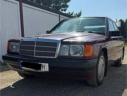 Rot Gebraucht 1992 Mercedes 190 Limousine | 6.499 €