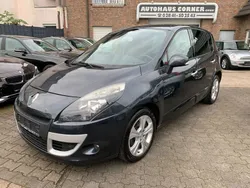 Grau Gebraucht 2011 Renault Scénic III Dynamique Van / Kleinbus | 4.790 € (Teuer)
