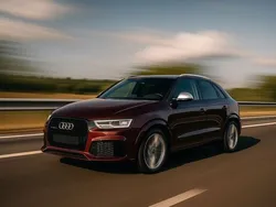Rot Gebraucht 2016 Audi RS Q3 Sport SUV | 26.500 €