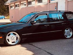 Schwarz Gebraucht 2001 Mercedes 320 AMG Kombi | 5.000 €
