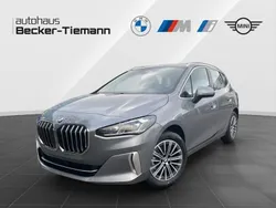 Skyscraper grau Gebraucht 2024 BMW 220 Active Tourer Exclusive Van / Kleinbus | 34.990 €