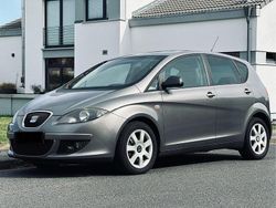 Grau Gebraucht 2004 Seat Altea Stylance Van / Kleinbus | 5.800 € (Teuer)