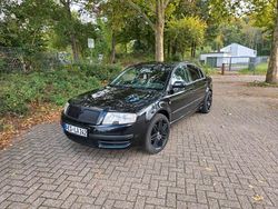 Schwarz Gebraucht 2002 Skoda Superb Limousine | 3.850 €
