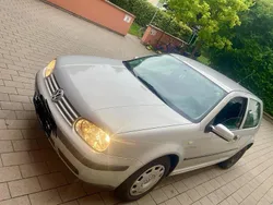 Grau Gebraucht 1999 VW Golf IV Kleinwagen | 1.250 € (Etwas zu teuer)