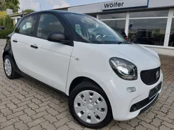 Karosserie in white Gebraucht 2015 Smart ForFour Kleinwagen | 6.950 € (Fairer Preis)