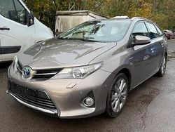 Gebraucht 2014 Toyota Auris Hybrid Kombi | 9.700 €