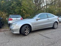 Silber Gebraucht 2002 Mercedes C200 Coupé | 1.999 €
