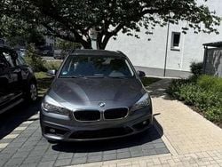 Grau Gebraucht 2015 BMW 218 Kombi | 12.000 € (Fairer Preis)