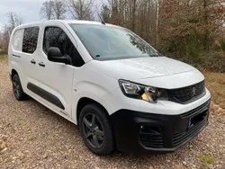 Weiß Gebraucht 2021 Peugeot Partner Premium Van / Kleinbus | 24.900 €