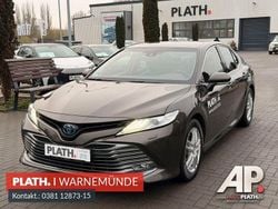 Braun Gebraucht 2020 Toyota Camry Hybrid Executive Limousine | 27.490 € (Etwas zu teuer)