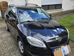 Schwarz Gebraucht 2011 Skoda Fabia Kleinwagen | 3.200 € (Fairer Preis)