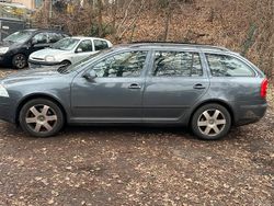 Grau Gebraucht 2007 Skoda Octavia Kombi | 1.950 € (Superpreis)