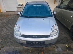Grau Gebraucht 2005 Ford Fiesta Kleinwagen | 1.599 €