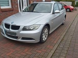 Silber Gebraucht 2008 BMW 318 Sport Line Limousine | 3.950 € (Superpreis)