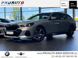 Grau Gebraucht 2024 BMW 520 M Sport Limousine | 57.490 € (Fairer Preis)